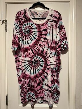 LuLaRoe Pink and Turquoise Spiral Tie-Dye Short Sleeve Tee
